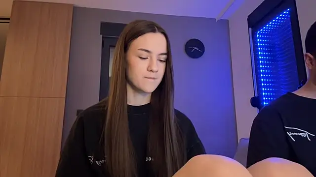 Snapshot of TenDouble chatting on December 3, 2025, 1:06 am TenDouble online show from December 3, 2025, 1:06 am