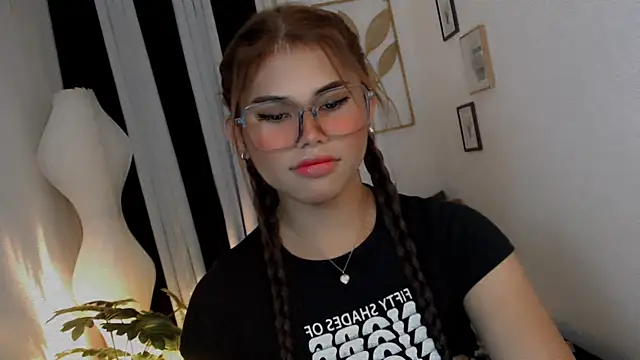 PrettyBlythes TS online show from June 23, 2026, 3:48 am