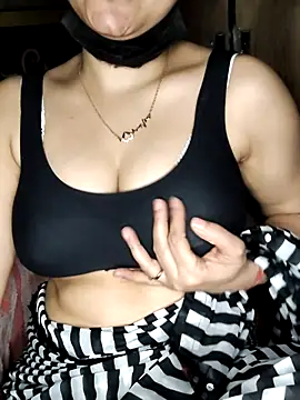 Snapshot of Horny_Shalu chatting on March 10, 2026, 5:50 pm Horny Shalu online show from March 10, 2026, 5:50 pm