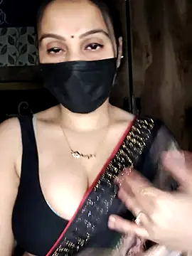 Snapshot of Horny_Shalu chatting on March 4, 2026, 7:05 am Horny Shalu online show from March 4, 2026, 7:05 am