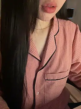 Snapshot of Nancy68 chatting on April 17, 2026, 5:10 am Nancy68 online show from April 17, 2026, 5:10 am