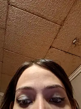 Snapshot of Tudiablita21 chatting on November 3, 2025, 11:30 pm Tudiablita21 online show from November 3, 2025, 11:30 pm