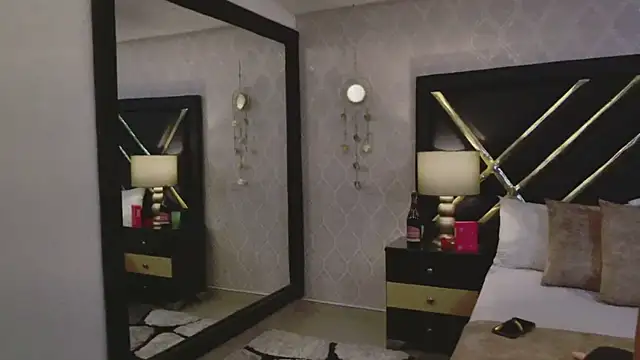 Snapshot of KiimBrooks chatting on November 9, 2025, 11:03 am KiimBrooks online show from November 9, 2025, 11:03 am