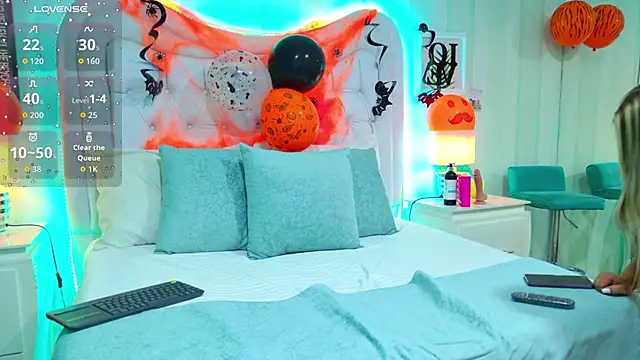 Snapshot of KiimBrooks chatting on October 25, 2025, 11:31 am KiimBrooks online show from October 25, 2025, 11:31 am