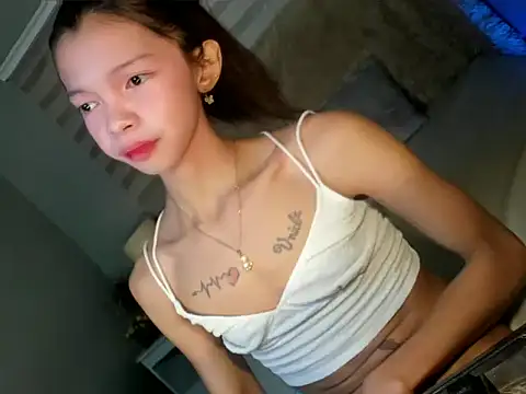 urkemplakx online show from September 26, 2025, 2:18 am