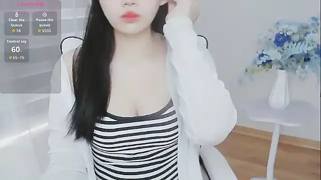 -Rose-Lucky- online show from November 13, 2025, 1:20 am