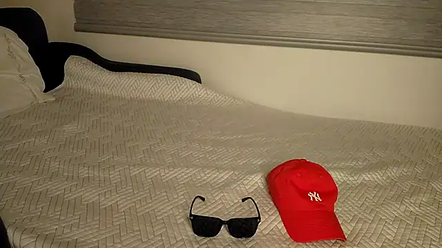 Snapshot of RedCapGuy chatting on November 6, 2025, 5:17 pm RedCapGuy online show from November 6, 2025, 5:17 pm