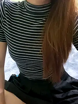 Snapshot of Ri210 chatting on November 3, 2025, 10:52 am Ri210 online show from November 3, 2025, 10:52 am