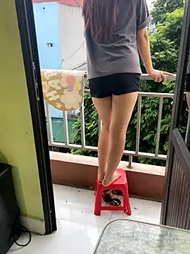 Snapshot of Ri210 chatting on November 9, 2025, 8:40 am Ri210 online show from November 9, 2025, 8:40 am