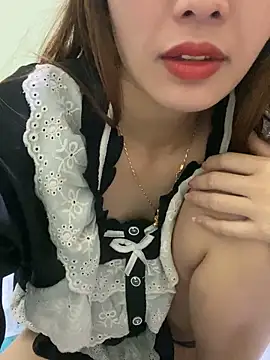 Snapshot of Ri210 chatting on December 3, 2025, 4:39 pm Ri210 online show from December 3, 2025, 4:39 pm