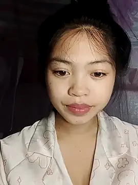 Thy00   online show from November 5, 2025, 2:36 am