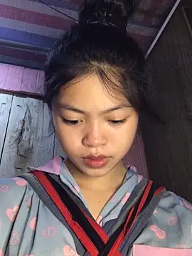 Thy00   online show from September 28, 2025, 7:26 am