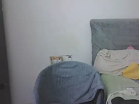 morenocabro10 online show from May 6, 2026, 11:31 pm