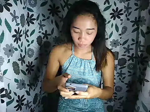 Snapshot of Virgen_christine01 chatting on April 21, 2026, 10:27 pm Virgen christine01 online show from April 21, 2026, 10:27 pm