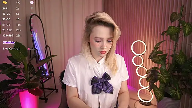 LauraWifeness online show from December 15, 2025, 6:30 am