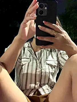 Snapshot of Mei-Mei89 chatting on October 5, 2025, 1:35 pm Mei-Mei89 online show from October 5, 2025, 1:35 pm