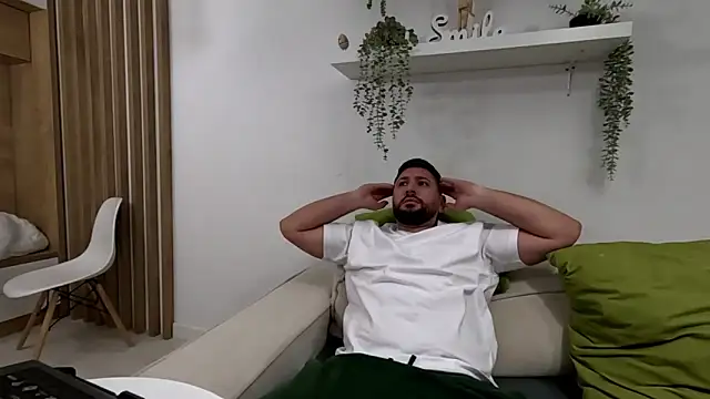 Gold Alpha Boy online show from October 6, 2025, 2:40 pm