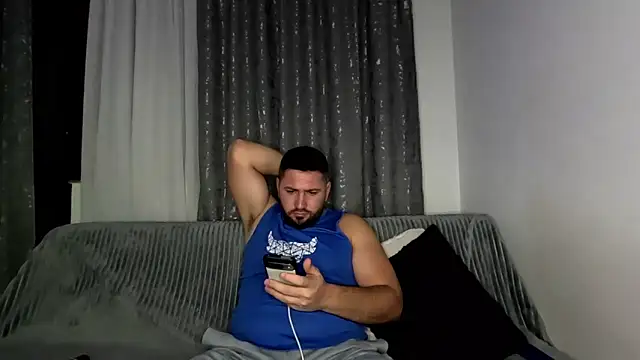 Gold Alpha Boy online show from November 4, 2025, 5:28 pm