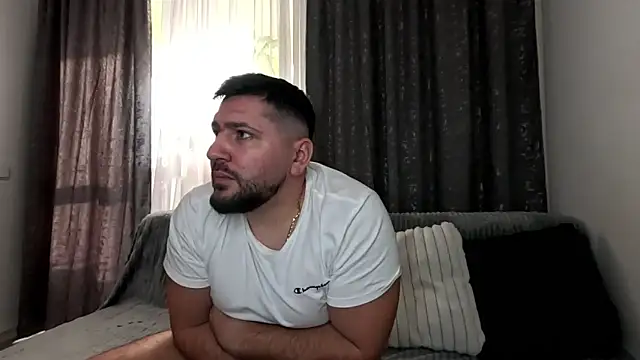 Gold Alpha Boy online show from November 25, 2025, 11:10 am