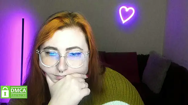 Alicia love00 online show from November 24, 2025, 12:27 pm