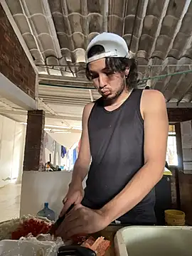 Luxx 14 online show from February 21, 2026, 5:26 pm