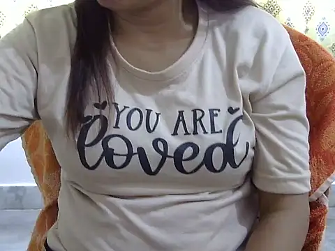 Snapshot of CHAMELI4747 chatting on March 29, 2026, 7:43 am CHAMELI4747 online show from March 29, 2026, 7:43 am