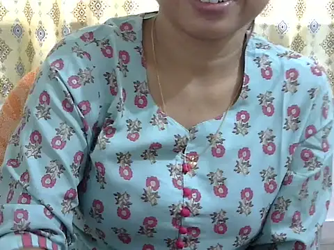 Snapshot of CHAMELI4747 chatting on March 21, 2026, 8:41 am CHAMELI4747 online show from March 21, 2026, 8:41 am