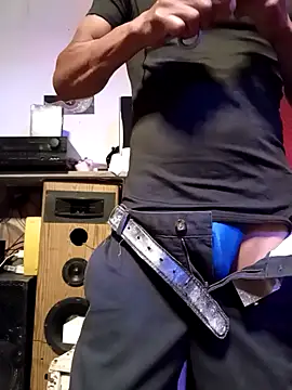 Oaxhot online show from September 29, 2025, 10:15 pm