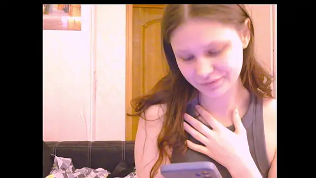 Snapshot of Lunliss chatting on May 10, 2026, 6:43 pm Lunliss online show from May 10, 2026, 6:43 pm