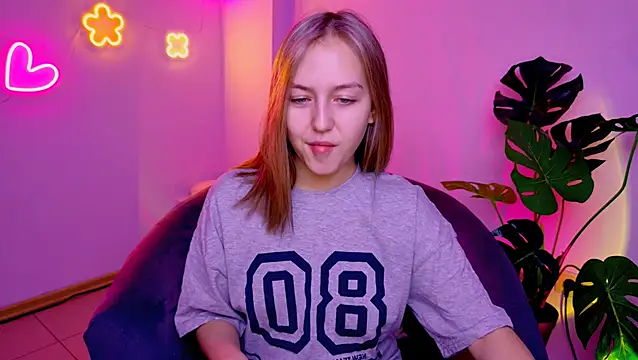 Snapshot of CindySparkl chatting on February 6, 2026, 3:35 am CindySparkl online show from February 6, 2026, 3:35 am