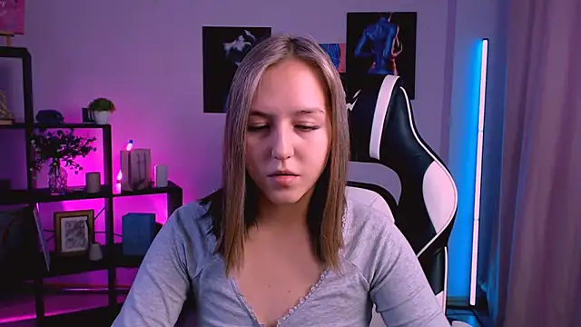 Snapshot of CindySparkl chatting on February 4, 2026, 3:34 am CindySparkl online show from February 4, 2026, 3:34 am