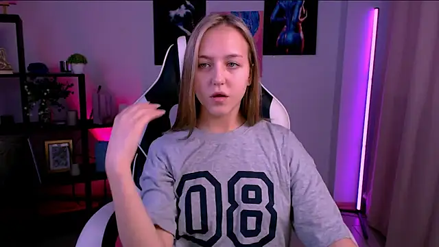 Snapshot of CindySparkl chatting on February 11, 2026, 3:39 am CindySparkl online show from February 11, 2026, 3:39 am