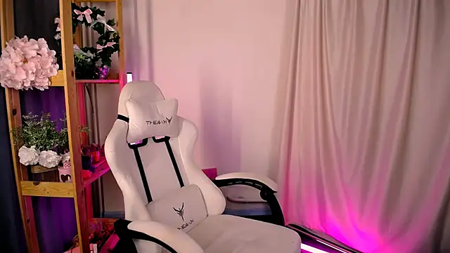 CindySparkl online show from September 15, 2025, 2:01 am