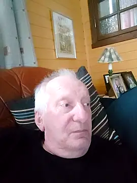 Snapshot of Solek56 chatting on February 14, 2026, 3:23 pm Solek56 online show from February 14, 2026, 3:23 pm