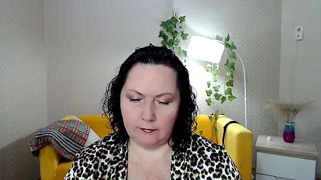 Snapshot of milf_hornys chatting on November 13, 2025, 4:00 pm milf hornys online show from November 13, 2025, 4:00 pm