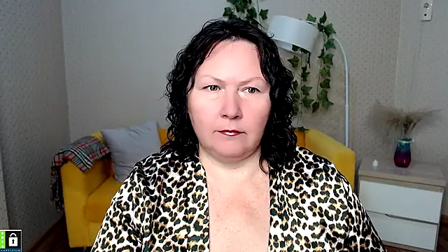 Snapshot of milf_hornys chatting on November 10, 2025, 4:23 pm milf hornys online show from November 10, 2025, 4:23 pm