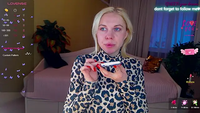 Snapshot of LiSinDoll chatting on March 17, 2026, 1:41 am LiSinDoll online show from March 17, 2026, 1:41 am