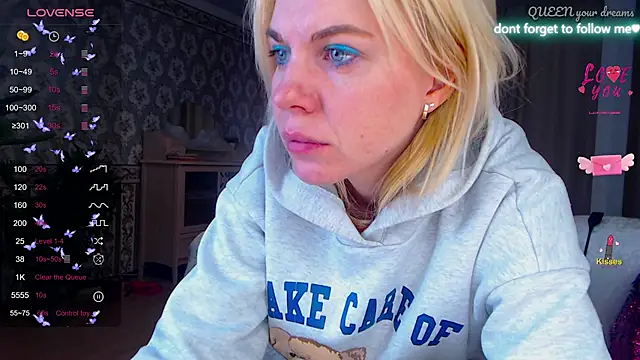 Snapshot of LiSinDoll chatting on April 16, 2026, 3:18 am LiSinDoll online show from April 16, 2026, 3:18 am