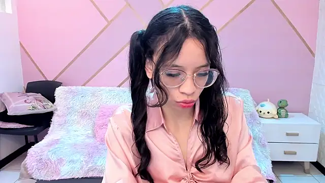 Giaa rossi online show from November 16, 2025, 1:05 pm