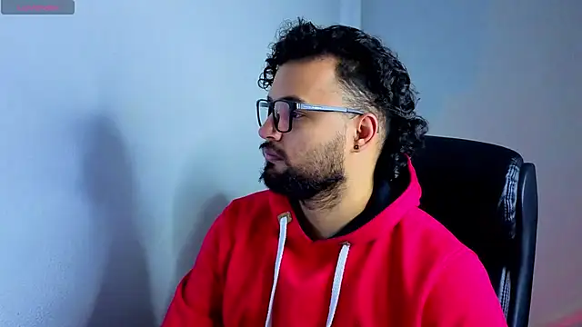 Snapshot of Ernesto-Rodriguez82 chatting on October 17, 2025, 5:00 am Ernesto-Rodriguez82 online show from October 17, 2025, 5:00 am