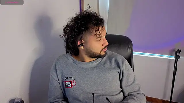 Snapshot of Ernesto-Rodriguez82 chatting on September 29, 2025, 5:51 pm Ernesto-Rodriguez82 online show from September 29, 2025, 5:51 pm