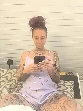 Snapshot of Dirty_Mel chatting on January 17, 2026, 10:19 am Dirty Mel online show from January 17, 2026, 10:19 am