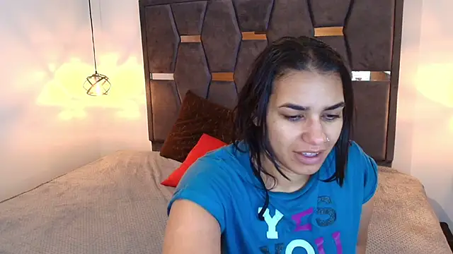 Lia Blake  online show from April 6, 2026, 11:33 am