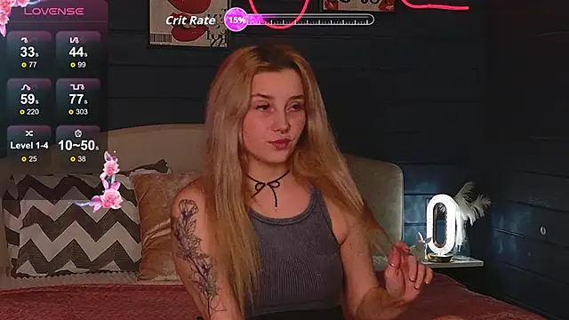 Snapshot of Crystal_Jull chatting on November 6, 2025, 4:44 pm Crystal Jull online show from November 6, 2025, 4:44 pm