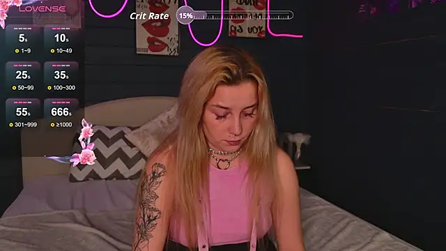 Snapshot of Crystal_Jull chatting on November 12, 2025, 2:43 pm Crystal Jull online show from November 12, 2025, 2:43 pm