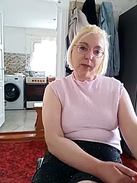 Snapshot of VikaKing chatting on March 26, 2026, 9:18 am VikaKing online show from March 26, 2026, 9:18 am