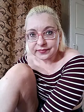 Snapshot of VikaKing chatting on April 8, 2026, 11:12 am VikaKing online show from April 8, 2026, 11:12 am