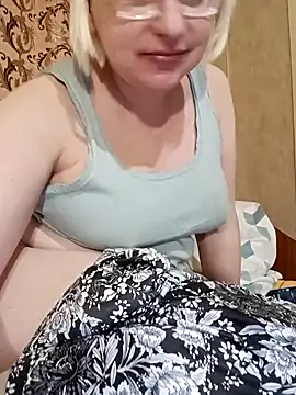 Snapshot of VikaKing chatting on March 5, 2026, 8:38 pm VikaKing online show from March 5, 2026, 8:38 pm