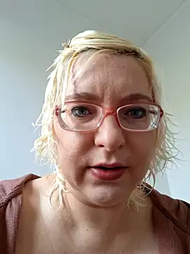 VikaKing online show from December 1, 2025, 11:11 am