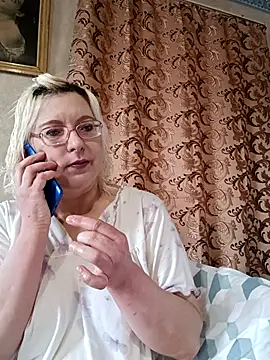 Snapshot of VikaKing chatting on March 3, 2026, 6:09 am VikaKing online show from March 3, 2026, 6:09 am